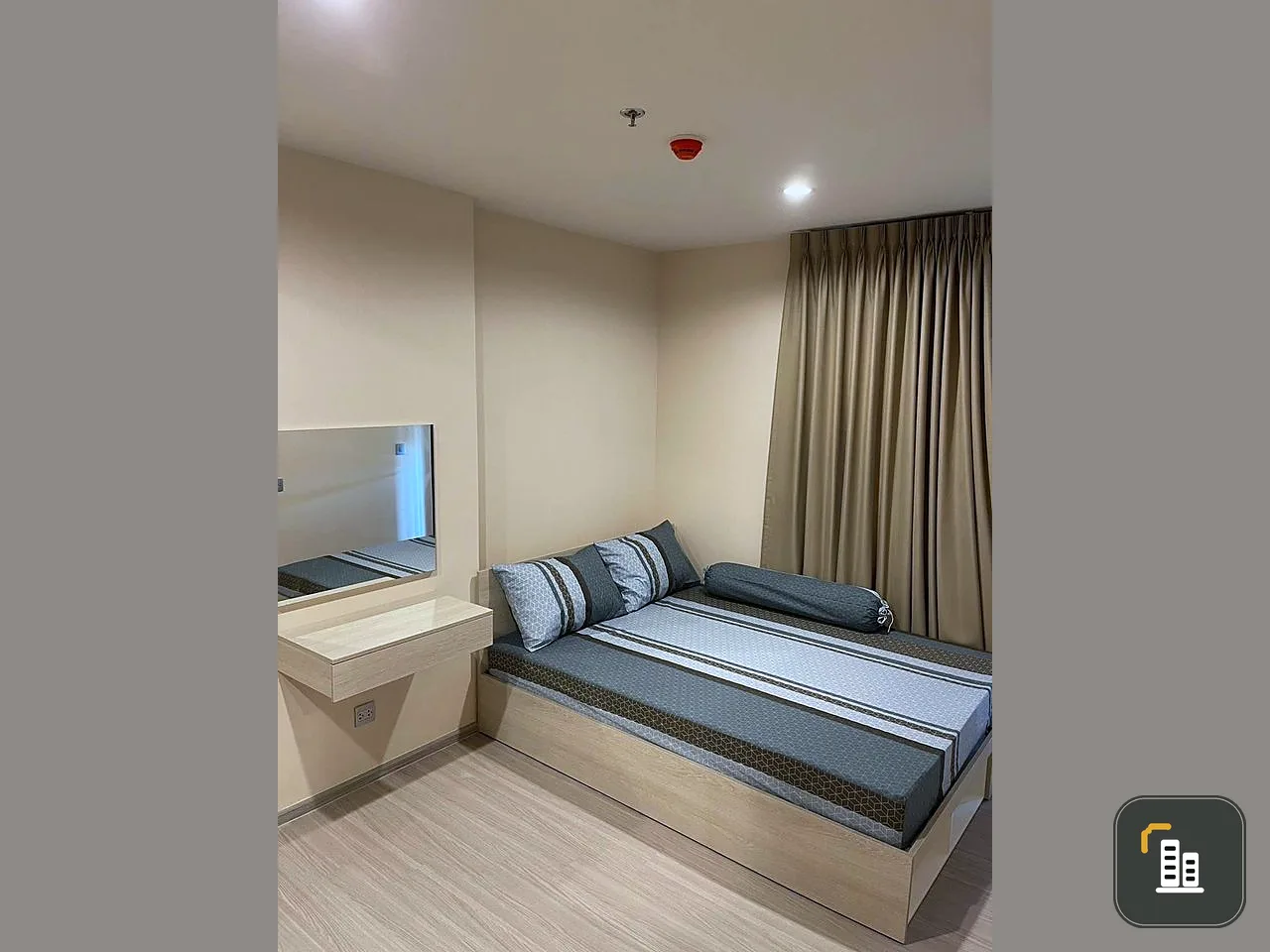 For rent Aspire Erawan Prime. Room separated into clear proportions. With complete amenities, you can't miss it.
