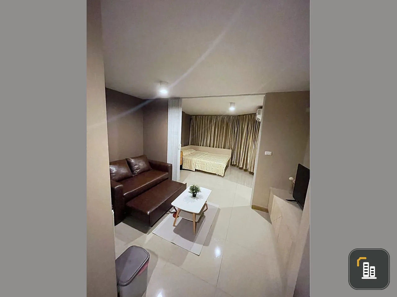 Swift Condo for sale, warm and nice room. Complete with furniture and electrical appliances. Don't wait, hurry and own it now.