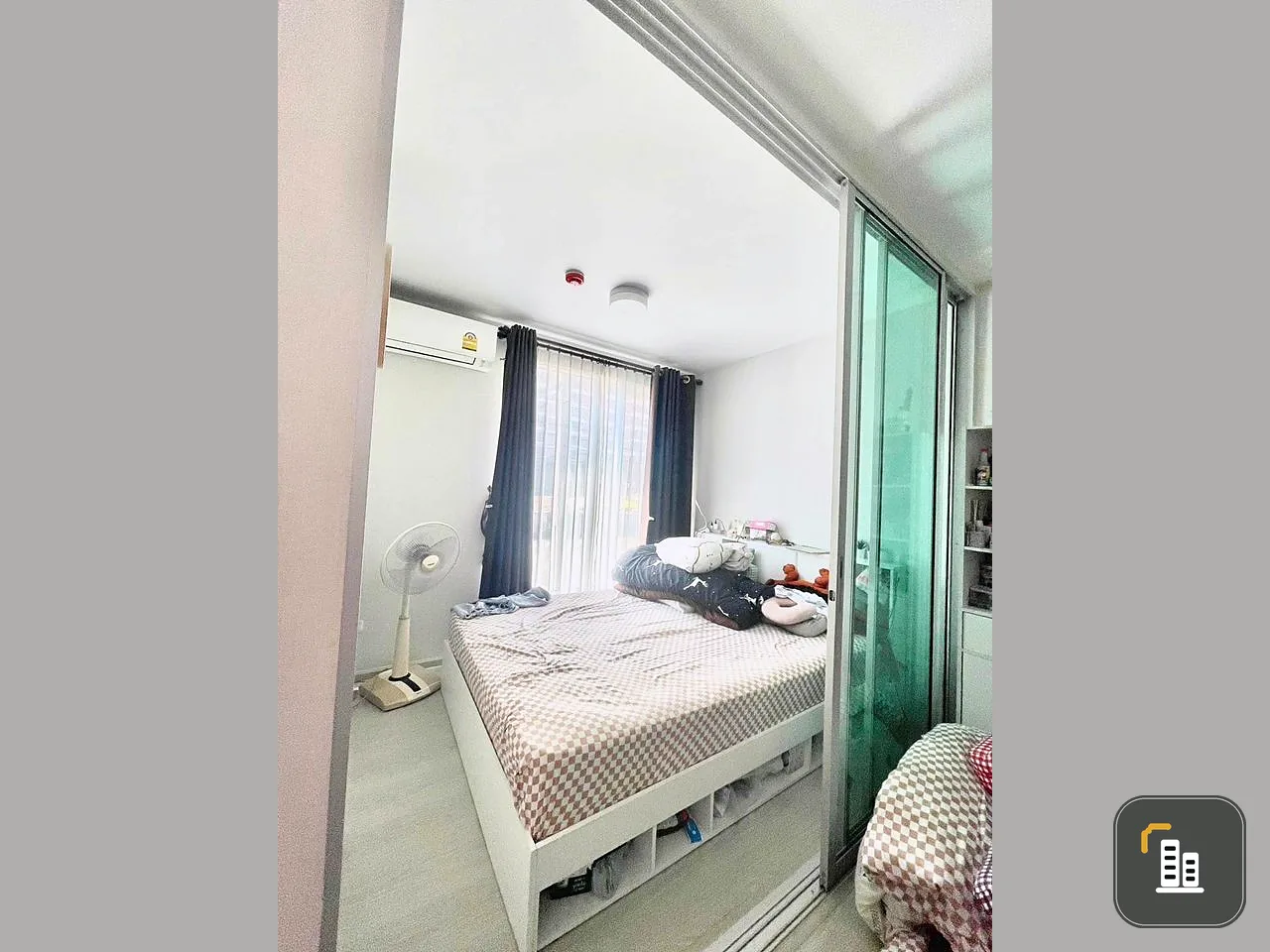 For sale/rent Plum Condo Ramkhamhaeng 60. Room separated into clear proportions. Complete amenities. Don't miss it.