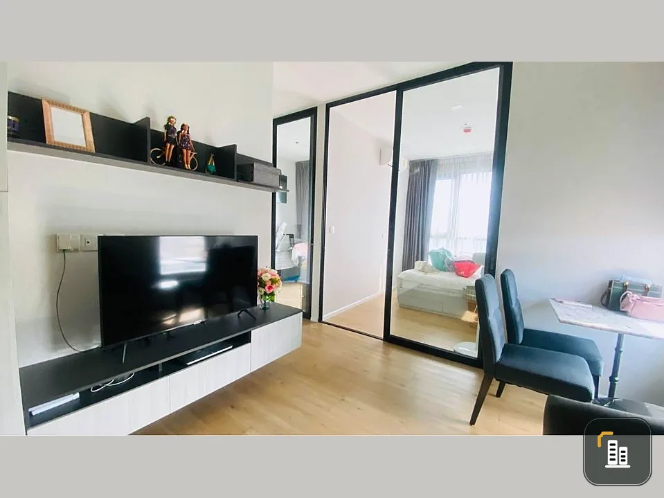 Condo for rent, Notting Hill, Laem Chabang-Sriracha, 9th floor, room separated into sections. Complete electrical appliances. Book now.