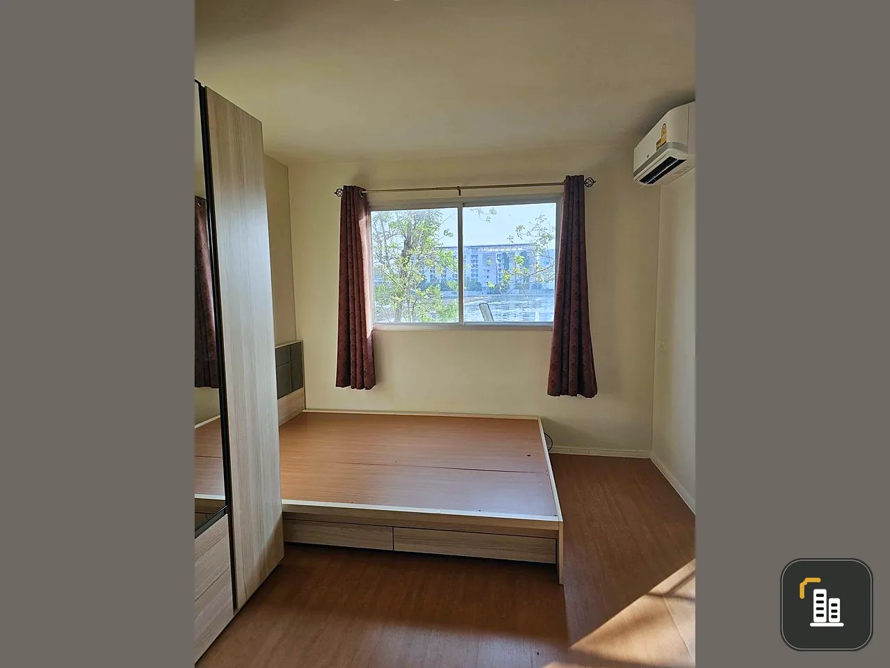 For sale Lumpini MIXX Theparak Srinakarin, corner room, very private, 1 bedroom, 1 bathroom, with furniture, book now.