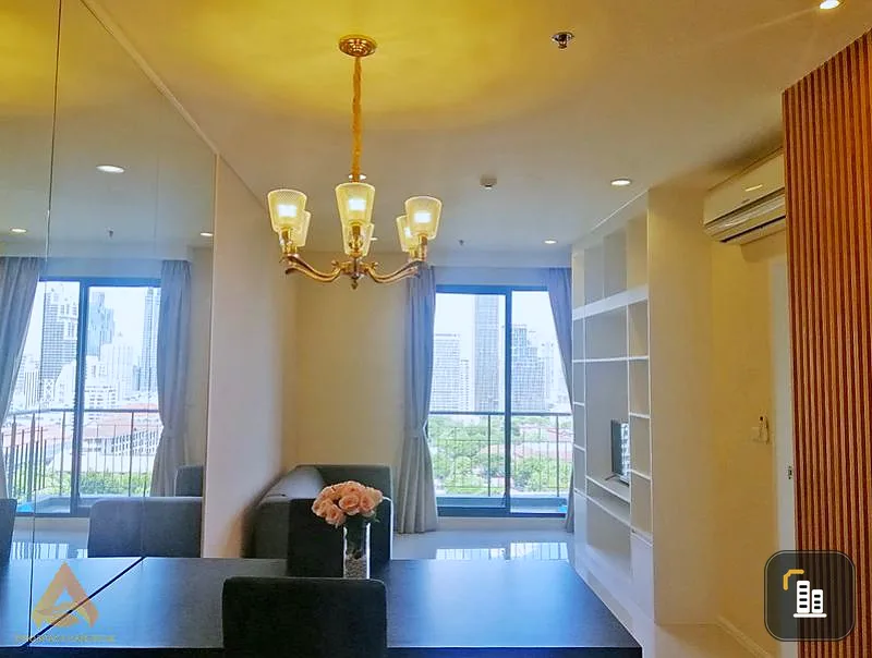 Very luxurious. The ambience is extremely attractive. Anyone who likes the style of the palace, come this way !! Villa Asoke, urgent, slow !!!!