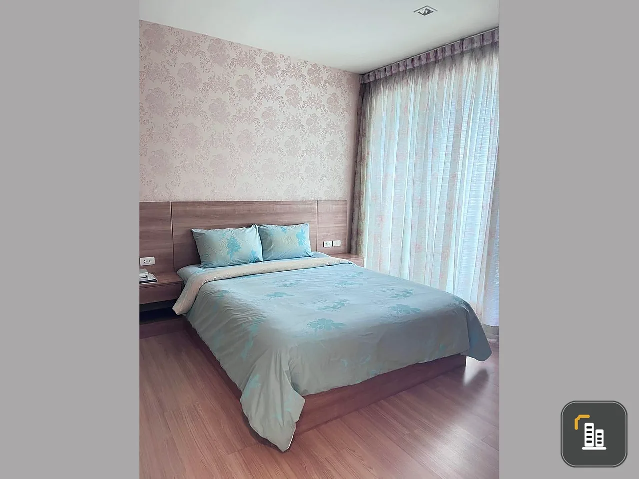 Urgent sale, Rhythm Phahol-Ari, 37th floor, north direction, Chatuchak Park view, spacious room, high ceilings, comfortable to live in, don't miss it.