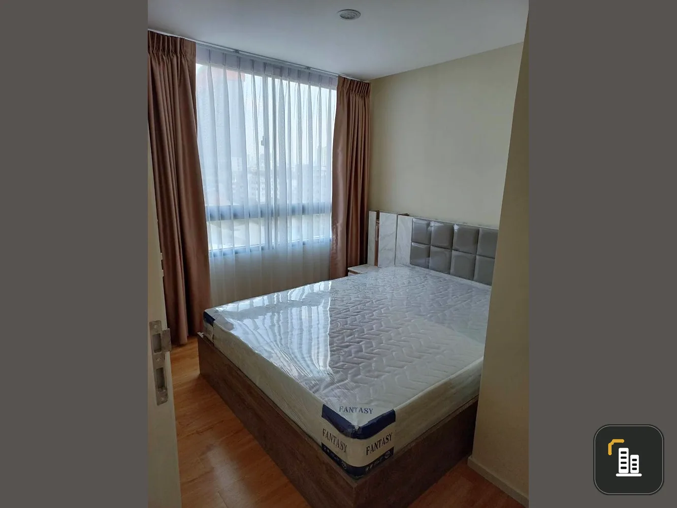 For rent, Modern Condo Charan 79, Studio room, 8th floor, size 28 sq m., good atmosphere, fully furnished, ready to move in, book now.