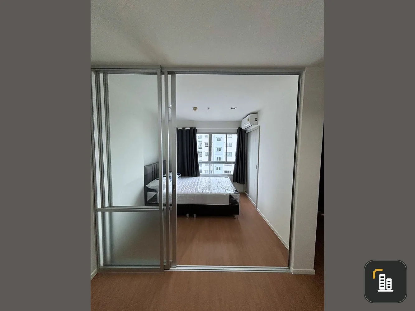 For sale, for rent, Lumpini Park Rattanathibet-Ngamwongwan, corner room, not crowded. Decorated and ready to move in. Book now.