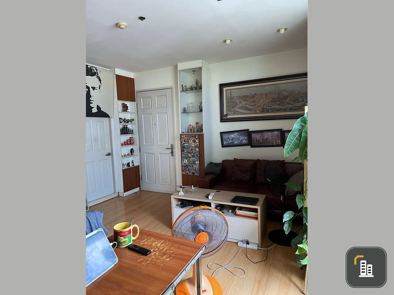 For sale condo life@ Ratchada-suthisan, spacious room, comfortable, 17th floor, city view, if you miss it you will regret it.