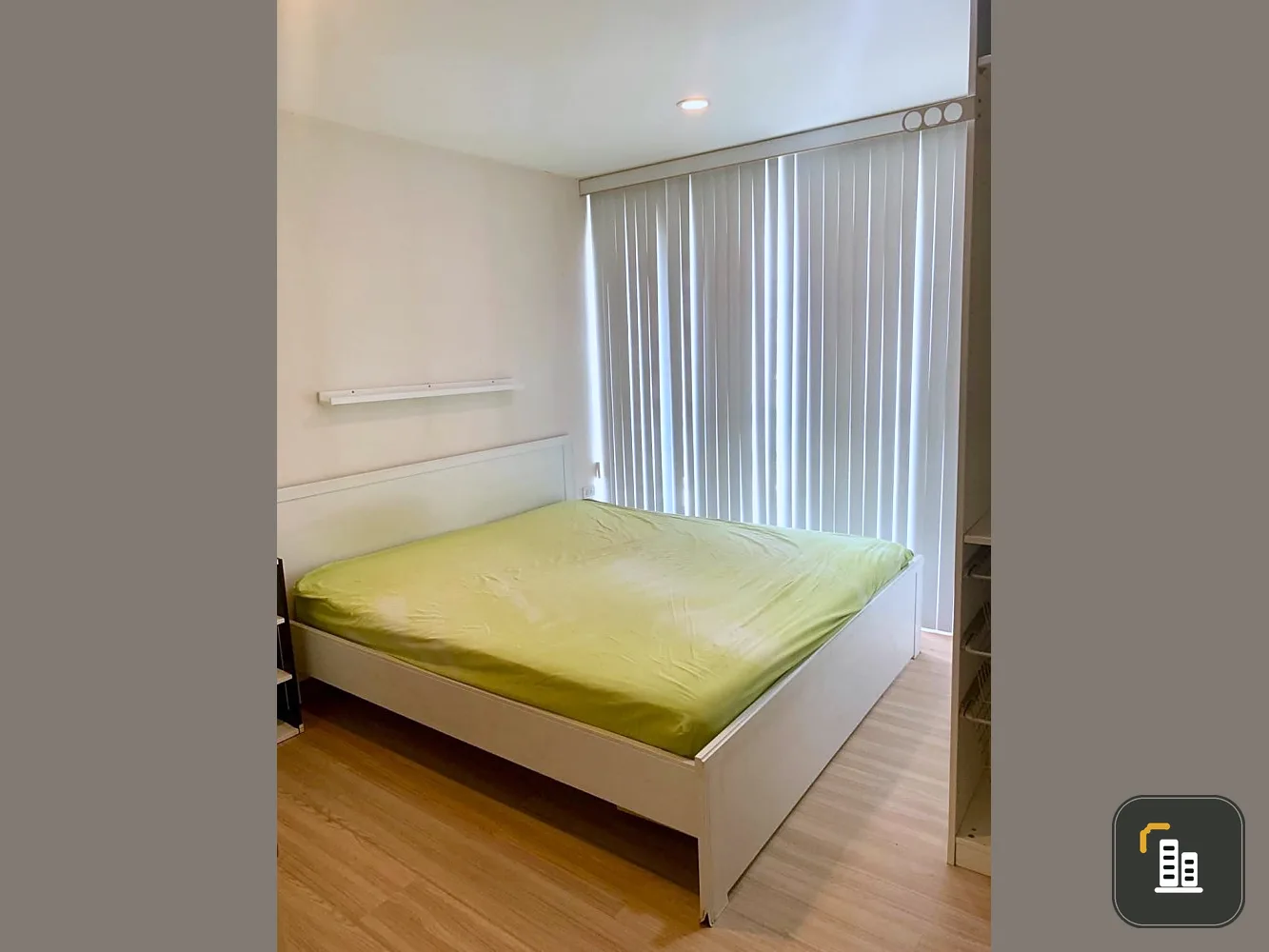 For sale/rent Humble Living @ Yuyen, big bed. The room is divided into proportions with a walk-in closet, can't miss it.