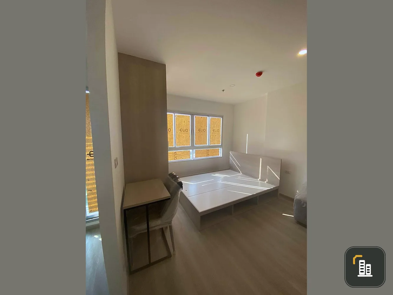 For sale, for rent, Elio Sathorn-Wutthakat, 14th floor, STUDIO room, complete set of electrical appliances. Can't reserve anymore.