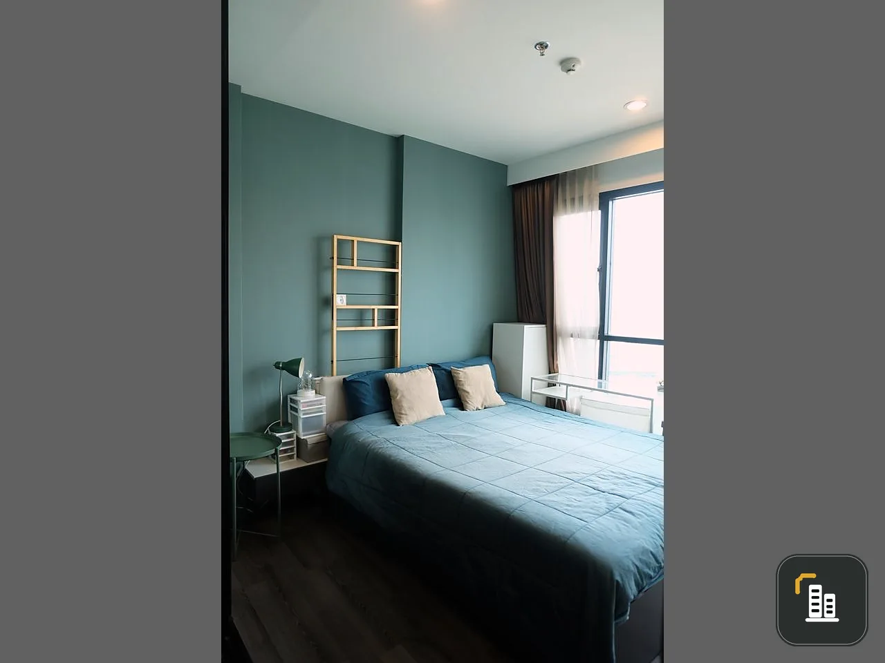 Urgent sale, The Base Park West, room decorated and ready to move in, 21st floor, high view, with nice built-ins, must reserve now.