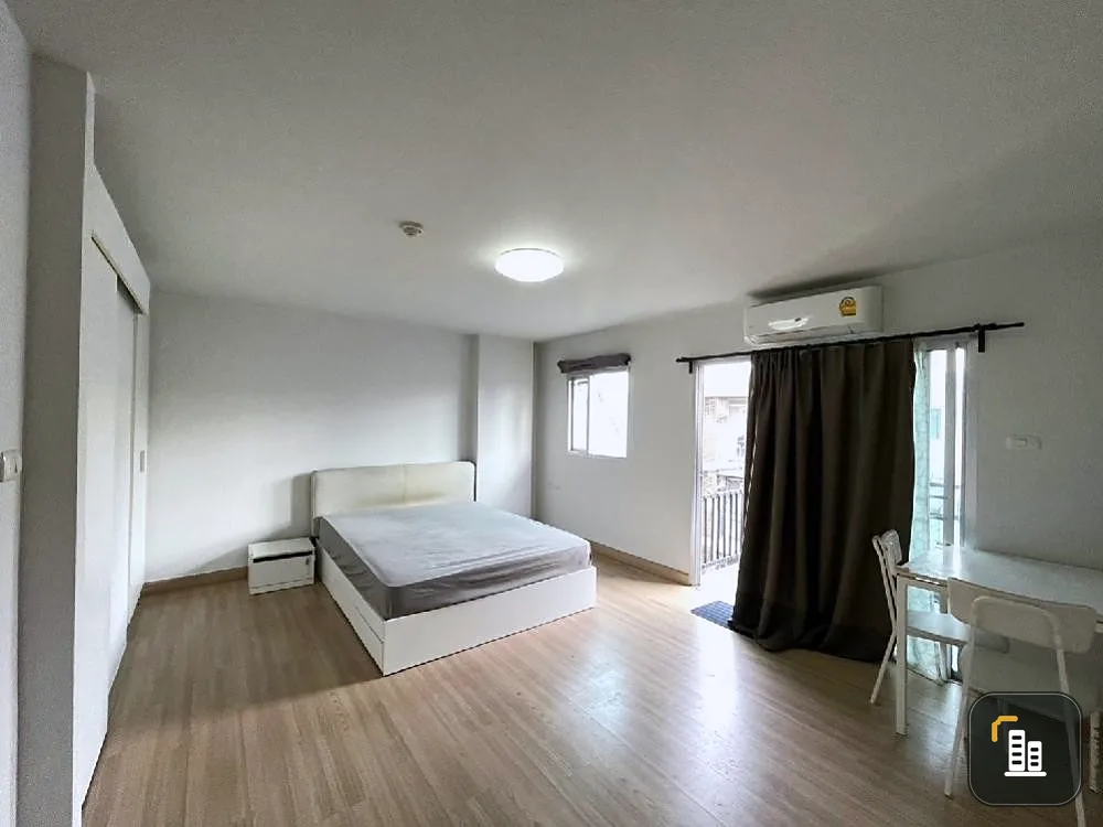 For sale: The Escape Condominium, Sukhumvit 101/1, complete with furniture and electrical appliances. Book now, don't wait.