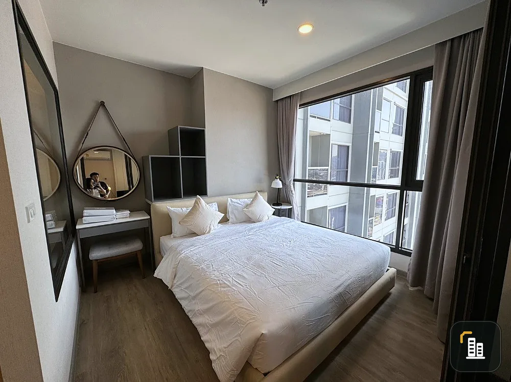 For rent, Keene Center Sriracha, 18th floor, city view opposite the sea, fully furnished, ready to move in. Book now, don't miss it.