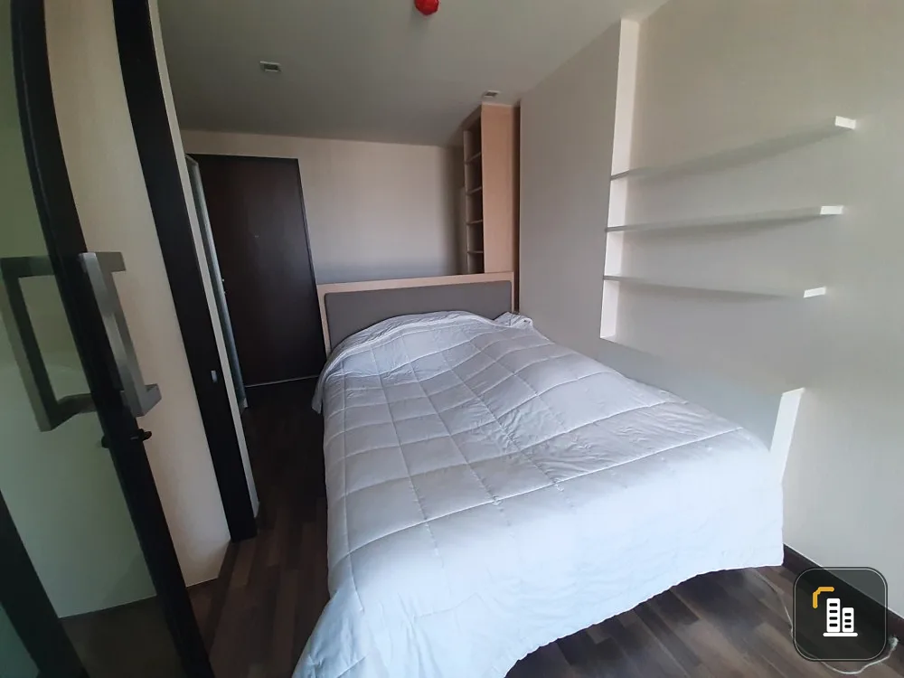 For rent: Beyond Sukhumvit, DUPLEX room, comes fully furnished, has a view of the pool. If interested, hurry and reserve it quickly.
