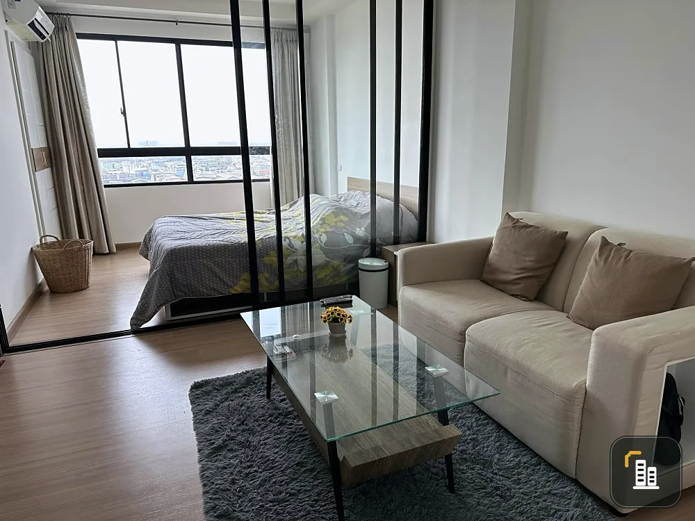 For sale J Condo Sathorn-Kanlapapruek The rooms are separated into sections, perfectly divided into zones. You can't miss it.