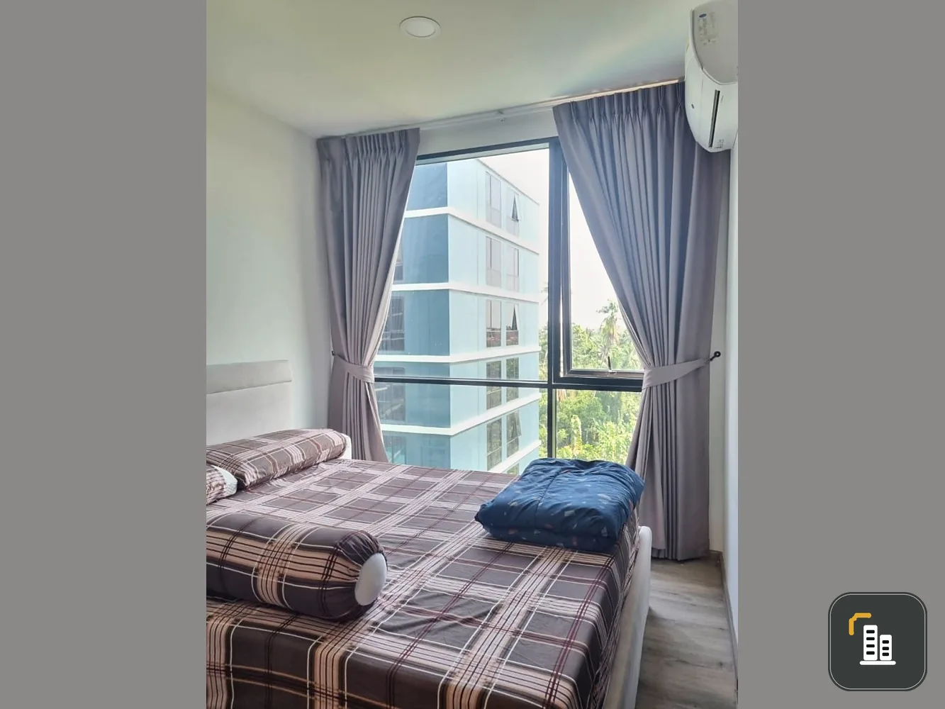 For sale: Beat Condo Bang Wa Interchange. Fully built-in furniture, pool view, good price, book now.