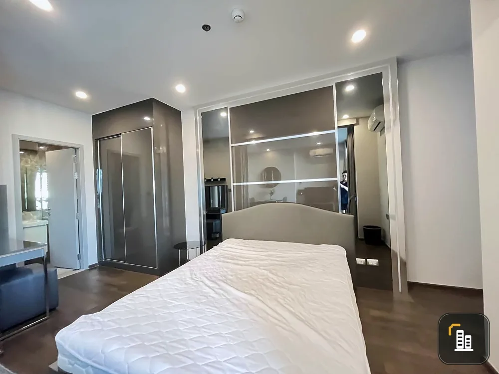 For rent, Ideo Q Siam Rachathevee, well decorated room, Buit-In furniture throughout the room, miss it and you will regret it.