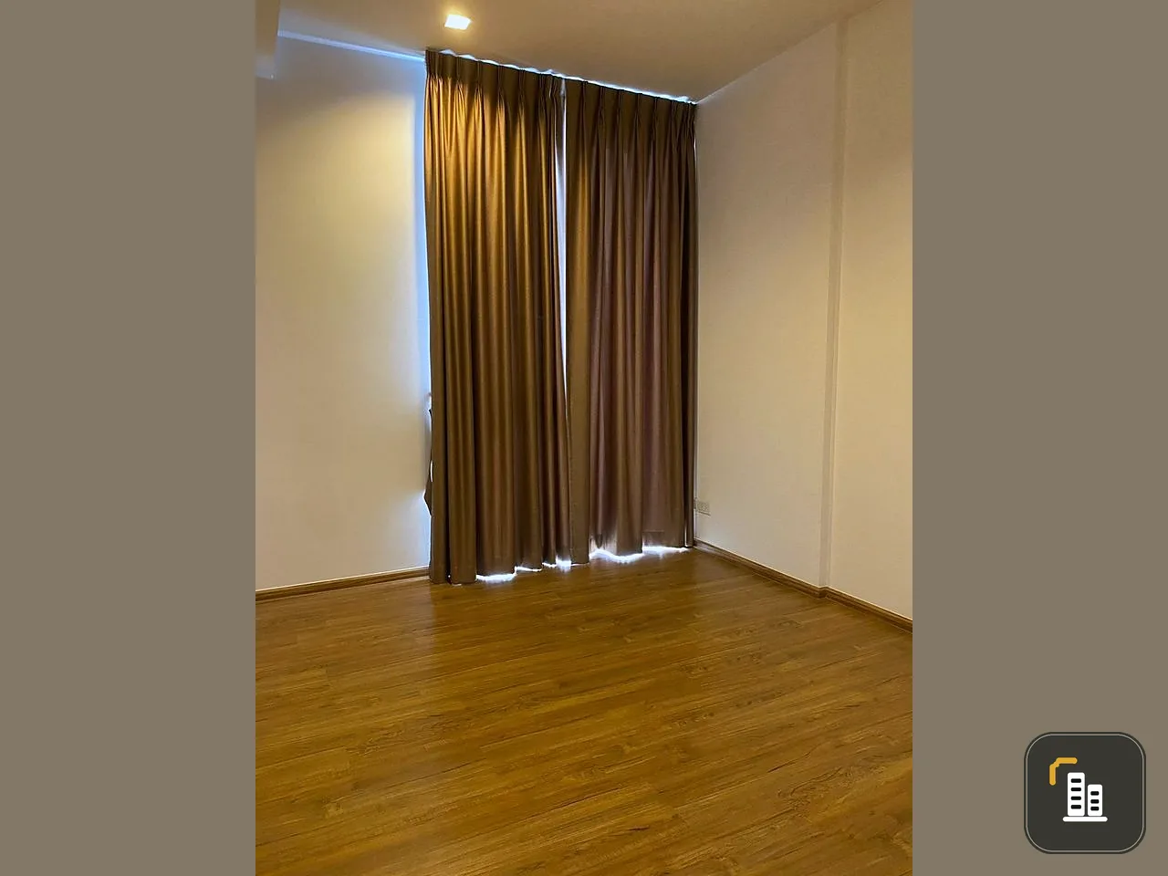 Hasu Haus for sale, resort style condo, convenient travel, comfortable, empty room, divided into sections. Hurry and reserve yours now.