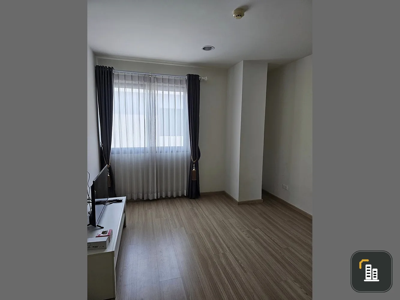 For rent: B-Loft Sukhumvit 115, 8th floor, great BTS view. Complete with furniture There is a washing machine too. Reserve quickly.