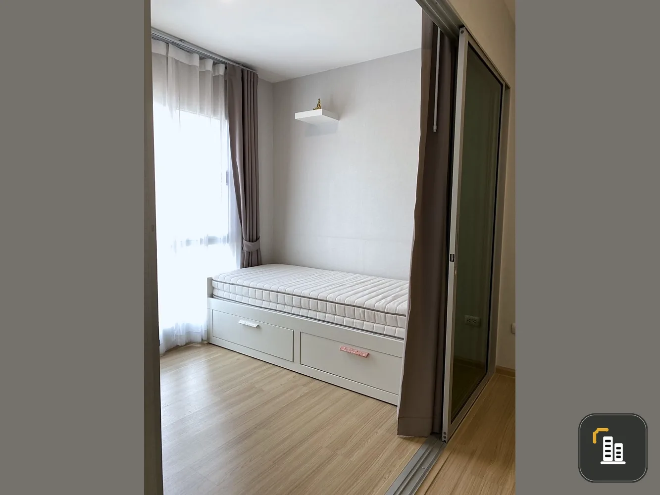 For sale: Plum Condo Mix Chaengwattana, 7th floor, airy room, nice to live in. If interested in being an owner, hurry and reserve now.