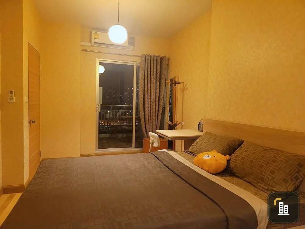 Woww!**Condo for sale Supalai Park Asoke-Ratchada** Beautiful room, pool view, affordable price. Book in advance and enjoy!!