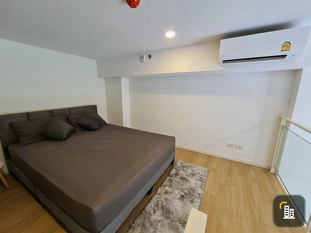 Condo for rent, Landmark at MRTA Station, private and quiet room. The best location, don't hesitate.
