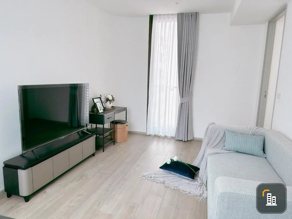 For rent!! Condo Finn Asoke, 8th floor, fully furnished. Carry your bags and get ready to move in. Hurry and reserve now!!