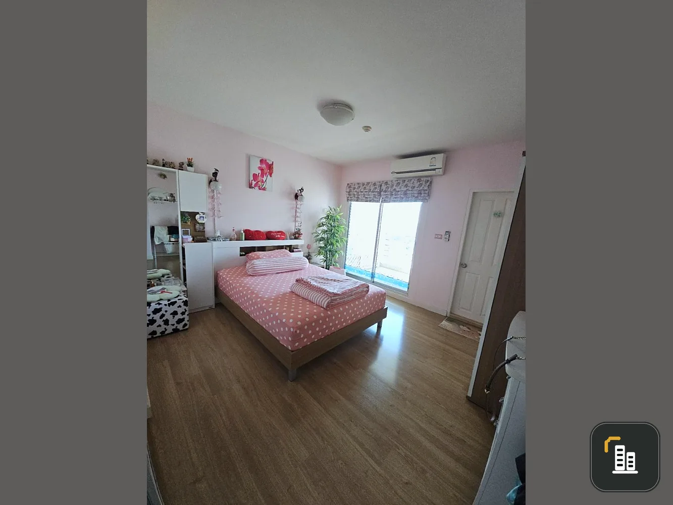 Supalai Park Srinakarin for sale, colorful room, spacious, pleasing to the eyes. Don't postpone it, book now.