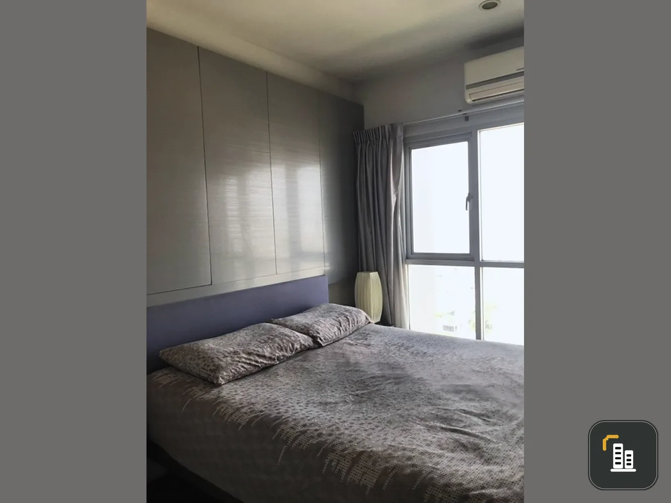 For rent: The Leaf Phatthanakan, white room, easy on the eyes, has an open view, and comes with furniture. Just come and move in.