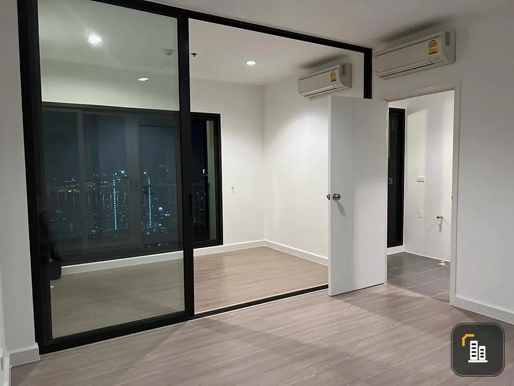 For sale: The Tree Rio Bang O Station, 31st floor, empty room, separated into sections. If you are interested in becoming an owner, reserve now.