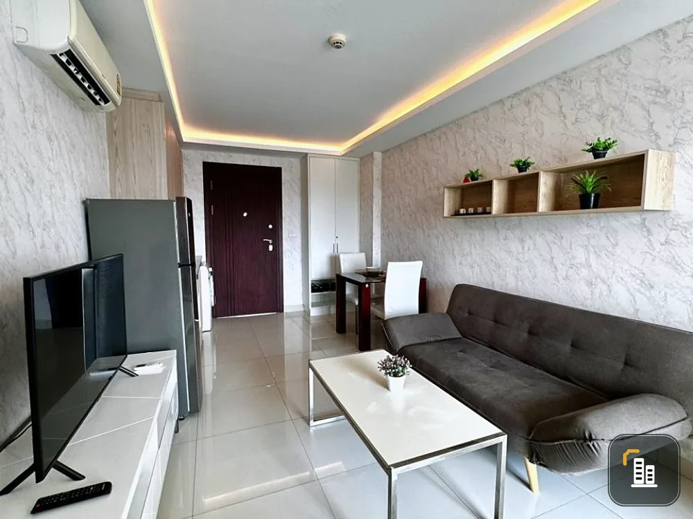 For sale/rent Laguna Beach Resort 3 - The Maldives, extremely beautiful room. Install wallpaper well. You can't miss it.