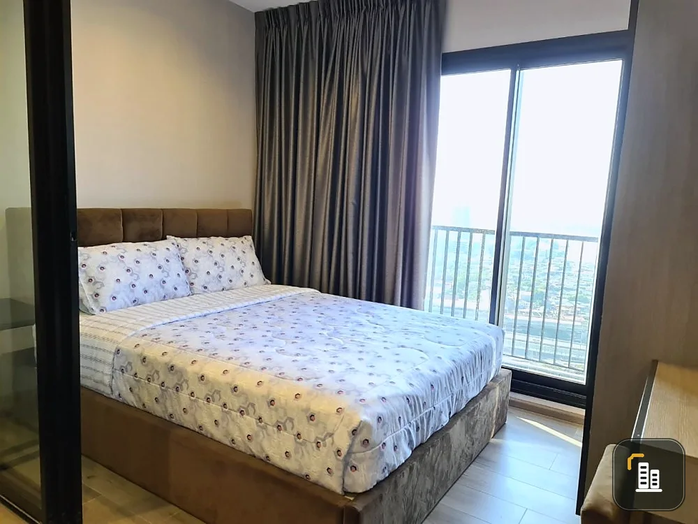 For sale: The Politan Rive, 1 bedroom, size 31 sq m, 30th floor, city view, fully furnished, reserve quickly.