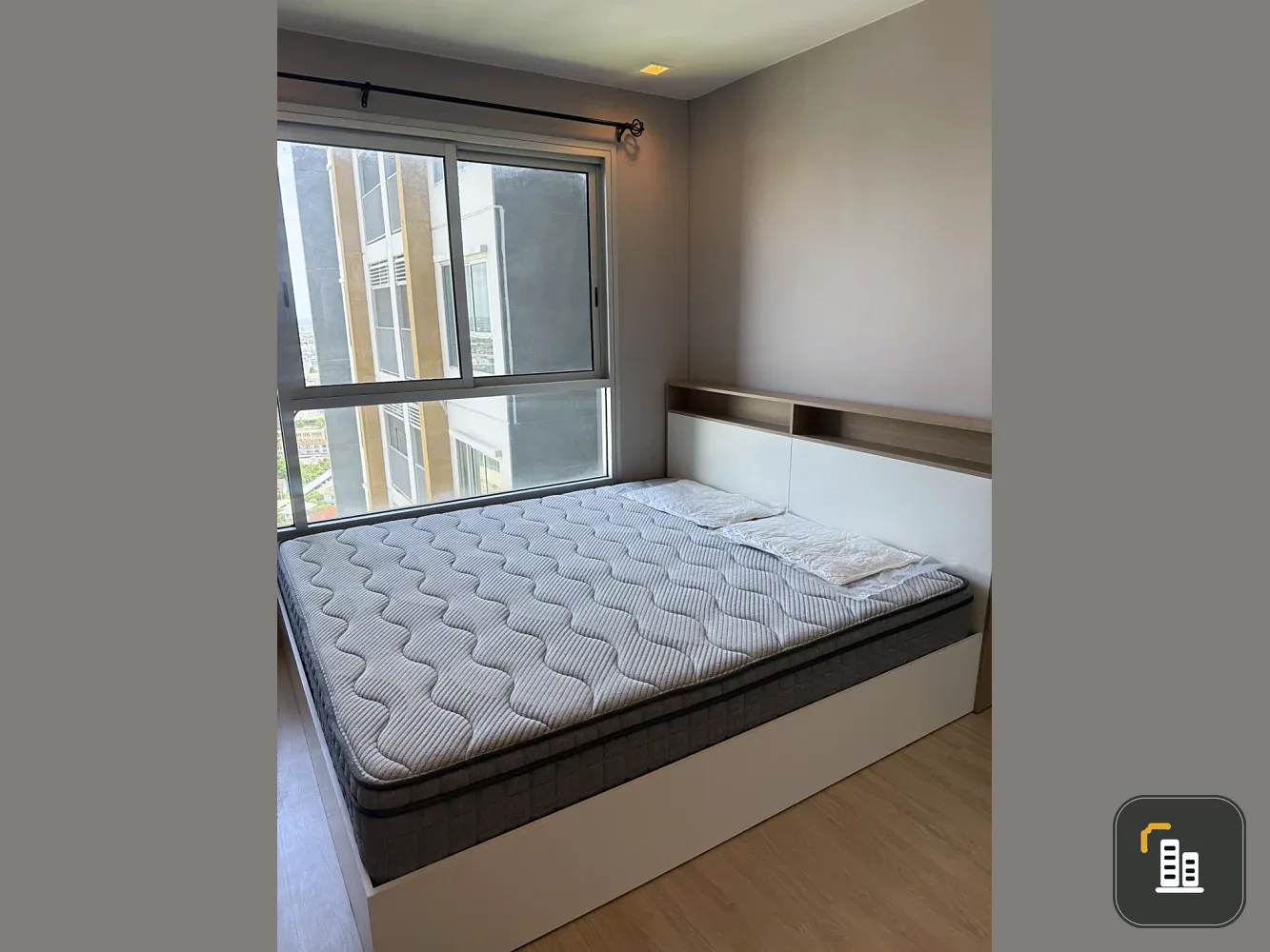 For sale: Casa Condo Bang Yai, empty room, 32nd floor, size 34.91 sq m., swimming pool view, good price, reserve quickly.