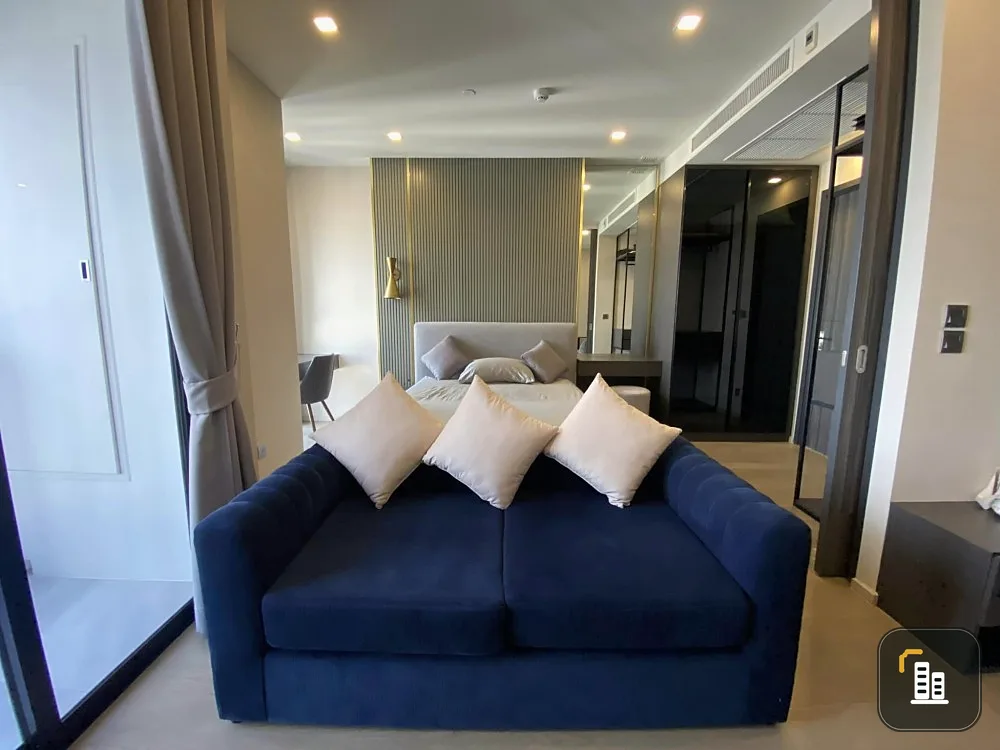 For rent: Ashton Asoke, 37th floor, great city view, fully decorated with Buit-In walls, if you don't reserve you will regret it.