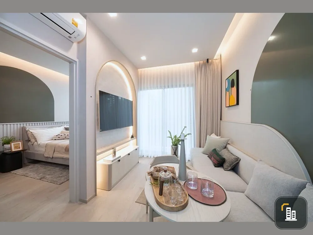 Condo down payment for sale, Reference Sathorn-Wongwian Yai, 17th floor, beautiful room, good looking, stylish, open view area, don't want to miss it,