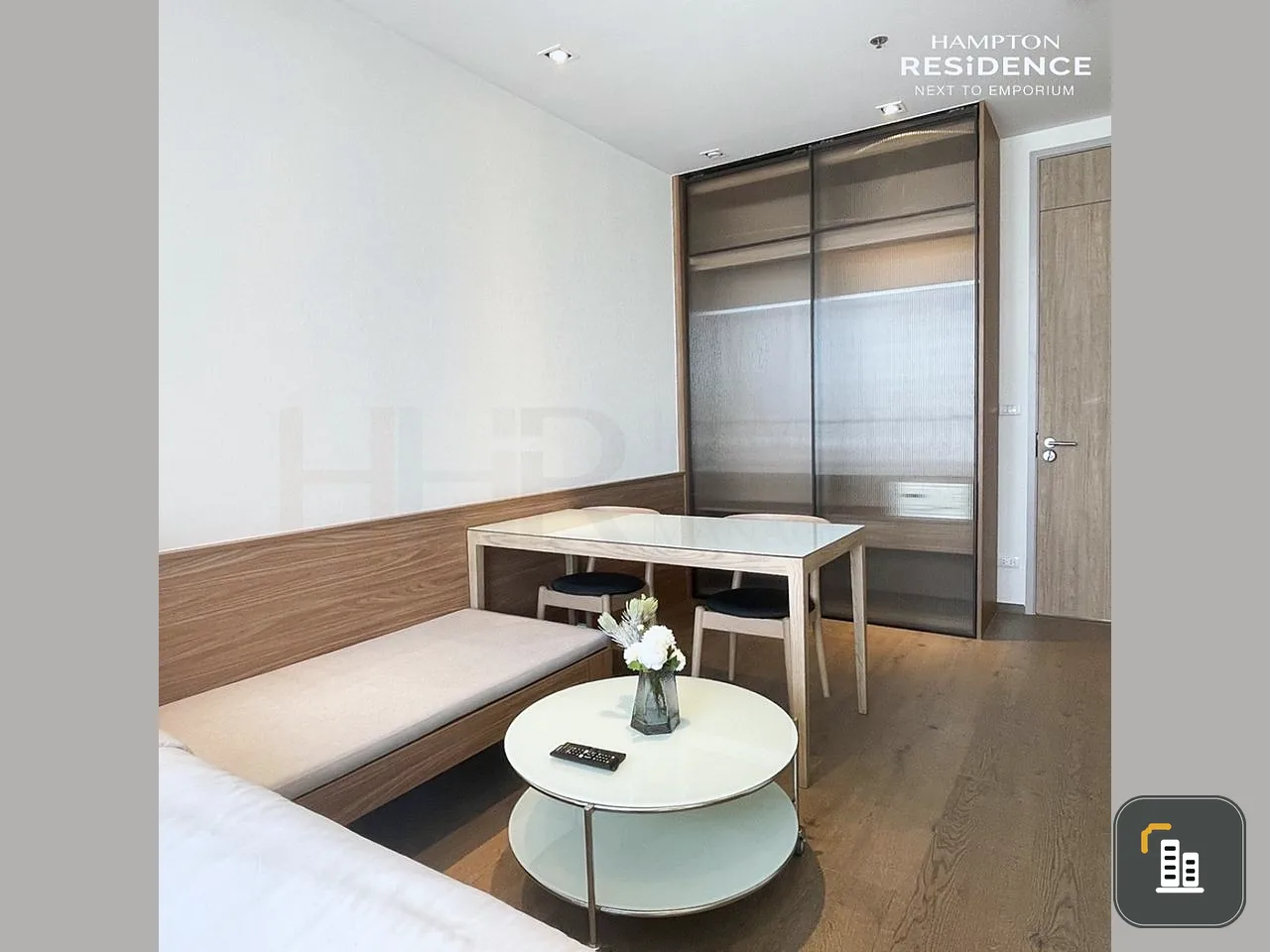 For rent: Park 24 Origin Phrom Phong, fully built-in rooms. Just carry one bag and move in.