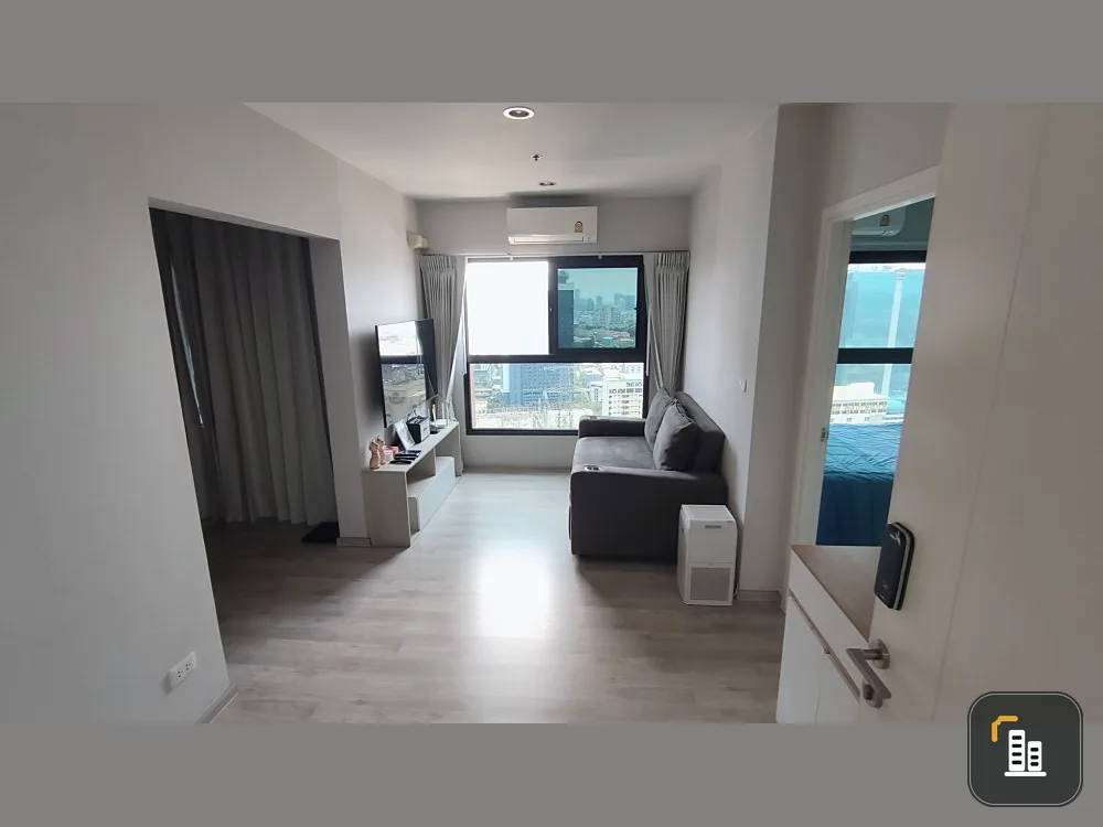 For sale: The Privacy Rama 9, 29th floor, spacious room, built-in kitchen, high view. If you don't reserve, you're missing out.