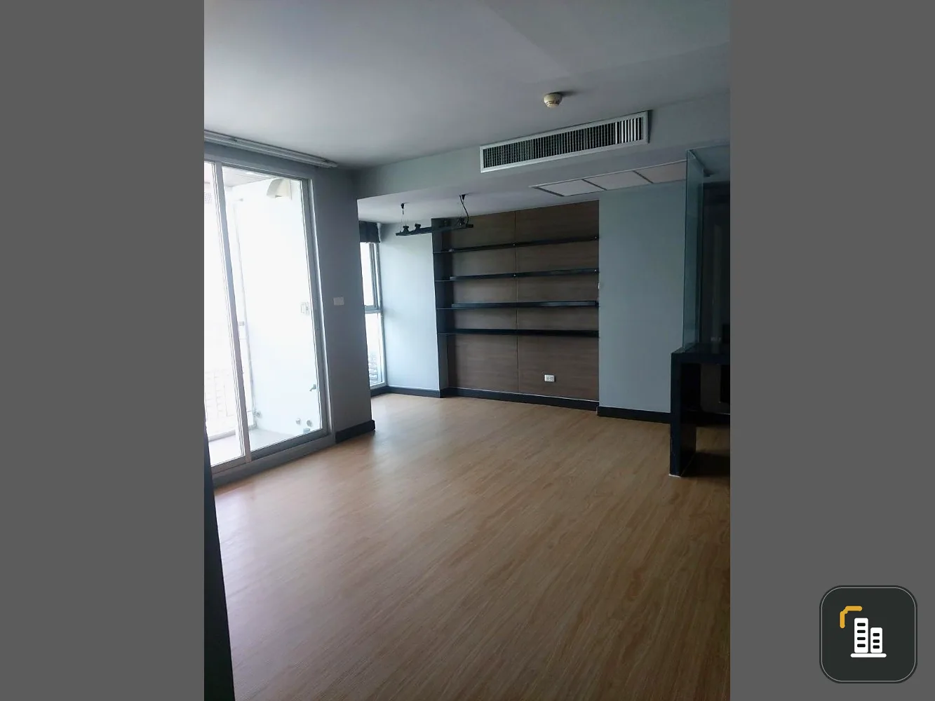 For sale: The Niche Sukhumvit 49, 7th floor, empty room, airy, nice to live in. Hurry and reserve it as an owner. Don't wait.