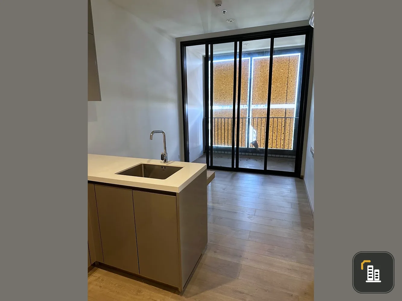 For sale Quinn Sukhumvit 101, empty room, not too expensive, those who want to decorate, definitely shouldn't miss it.