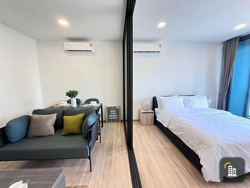 For rent: XT Phayathai, 30th floor, spacious room, extremely comfortable, comes with a large bed, comfortable sleep, don't miss it.