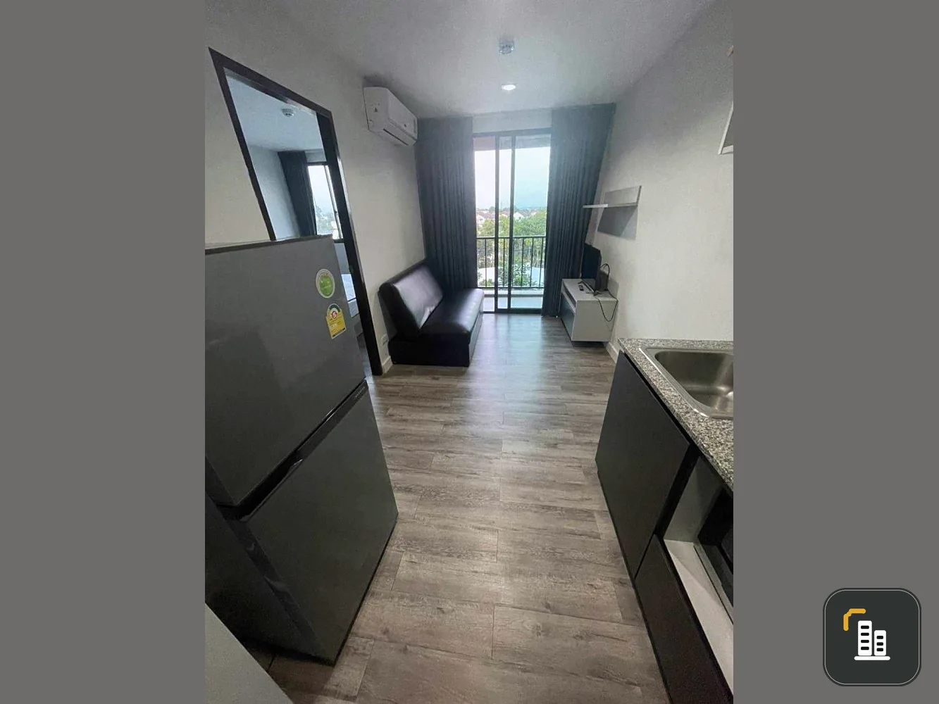 G Condo Sriracha for sale, nice room, ready to reserve now, fully furnished, miss it and you'll regret it, keep cursing.