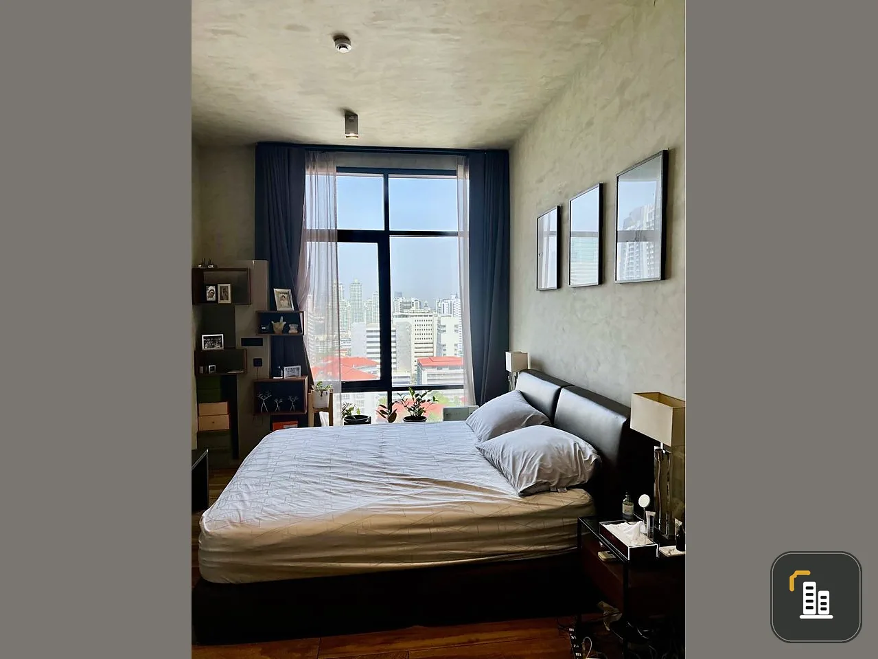 For sale: The Loft Asoke, 21st floor, comes with complete decorations, nice to live in. Just bring one bag and come quickly.