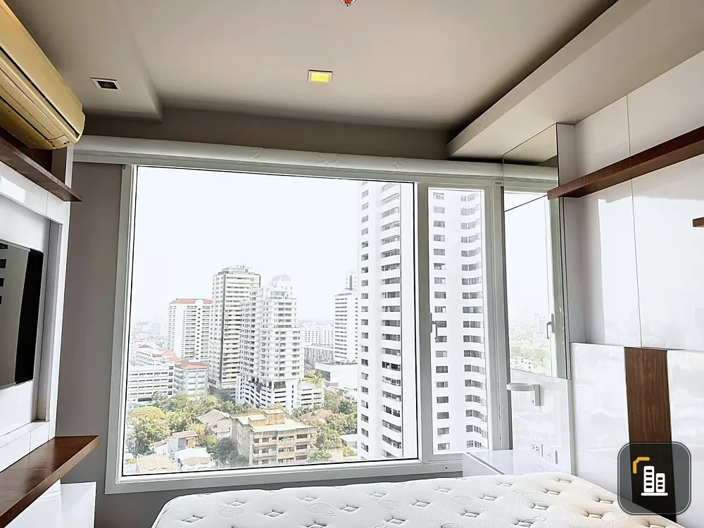 For sale: Seal by Sansiri Ekkamai, corner room, 16th floor, city view, with good built-ins throughout the room. Don't delay, buy now.