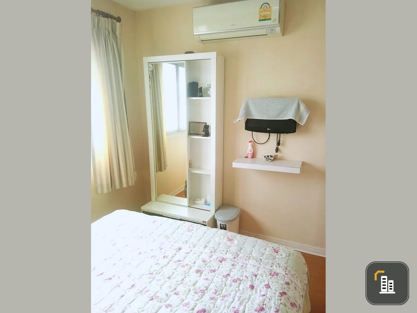 For sale: Lumpini Condo Town Rattanathibet. Room divided into proportions. Low price, easy on the wallet. Hurry and reserve now.