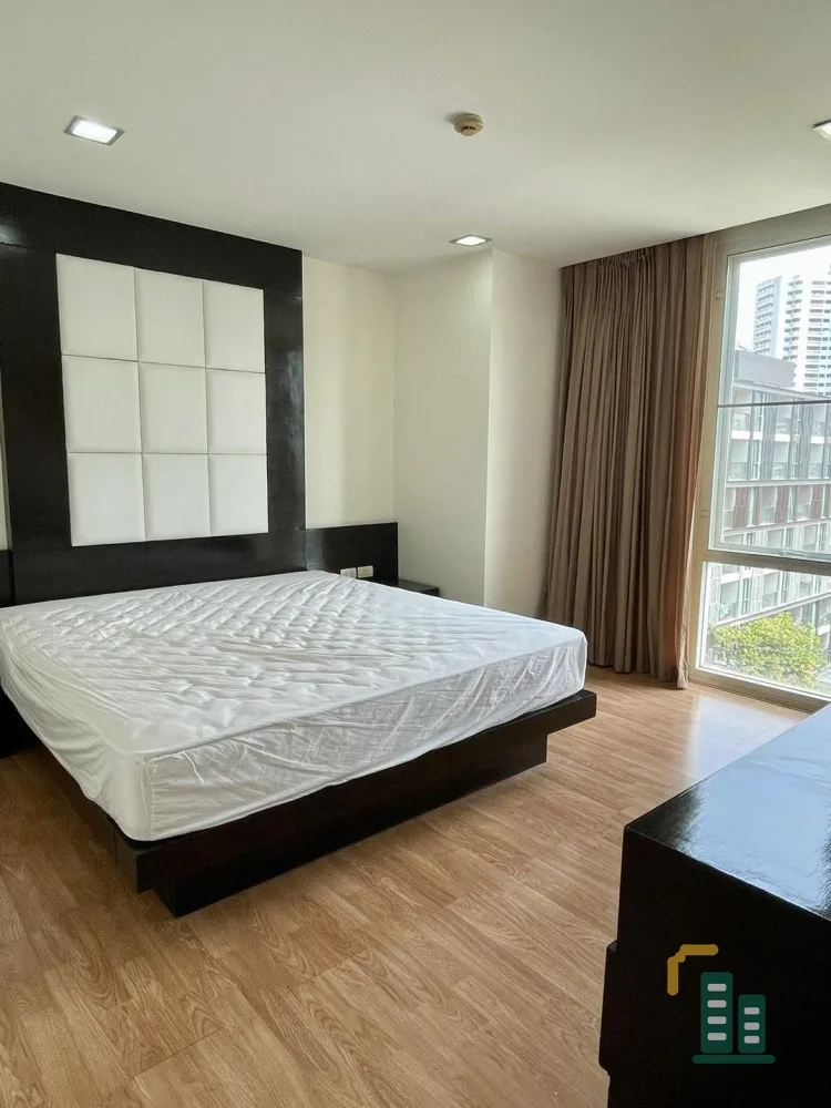 For rent: The Alcove, 7th floor, spacious room, luxuriously decorated, very livable. Reserve first, get first served.