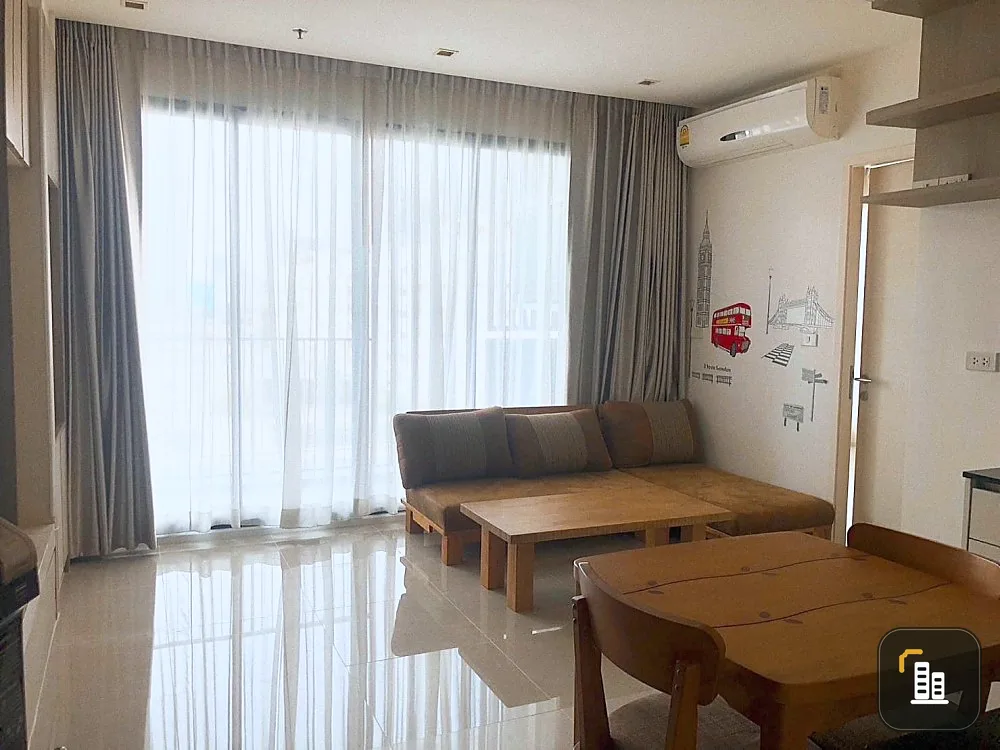 Condo for sale: Quinn Ratchada 17, corner room, has privacy. Comes with a built-in living room. Don't wait, book now.