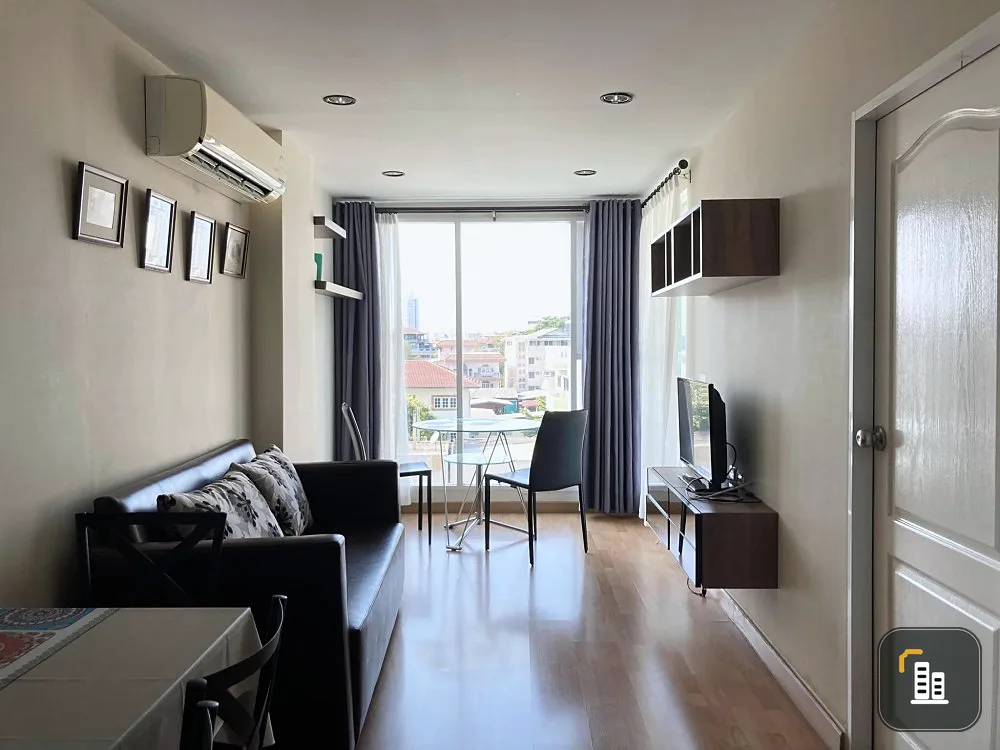 Condo for rent Tourmaline Lite Sathorn-Taksin Spacious room Comes with every piece of good furniture. Book now.