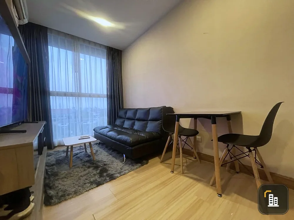 For sale: Chateau In Town @ Charansanitwong 96/2, corner unit, quiet and very private. Don't miss this great opportunity!