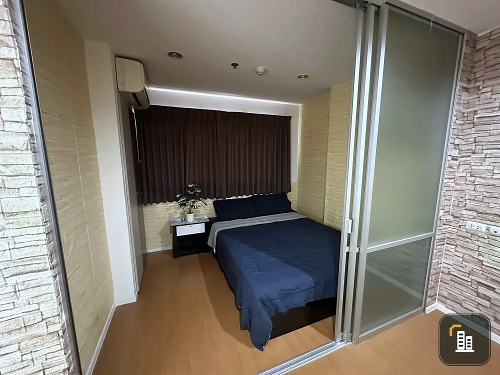 Urgent sale, Lumpini Mega City Bangna, very good location, near Mega Bangna. Plus wallpaper installed throughout the room. Book now, don't delay.