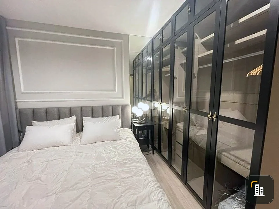 For rent, Life Asoke-Rama 9, rare unit, 37th floor, beautiful open view, built-in room, full room, can't miss it.