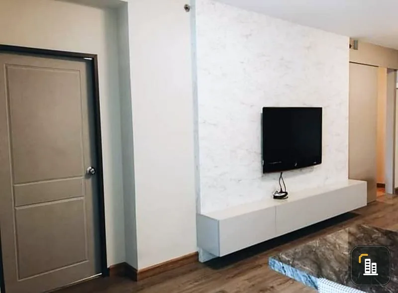 Urgent. Condo for sale Supalai Park Ekkamai-Thonglor. Investment is great. Live by yourself. Great. Pool view. Convenient to travel. Hurry up.