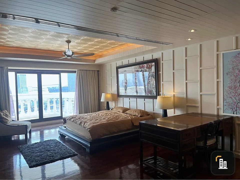 For sale or rent State Tower Condominium, luxury condo in the heart of the city. Decorated with good furniture, luxurious Buit-In, book now.